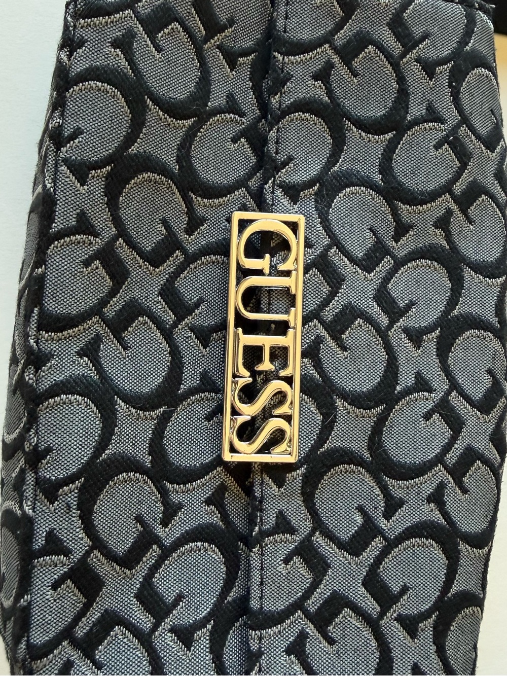 Guess Black Gray Monogram Shoulder Bag Y2K Mini
Purse Gold Logo Clasp - Picture 6 of 8